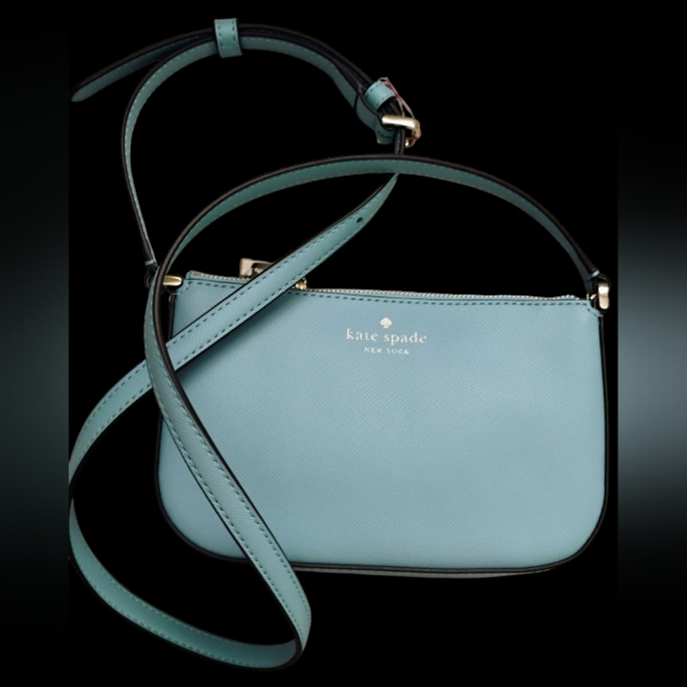 Stylish Purses, Wallets and Wristlets Collection - Picture 15 of 16